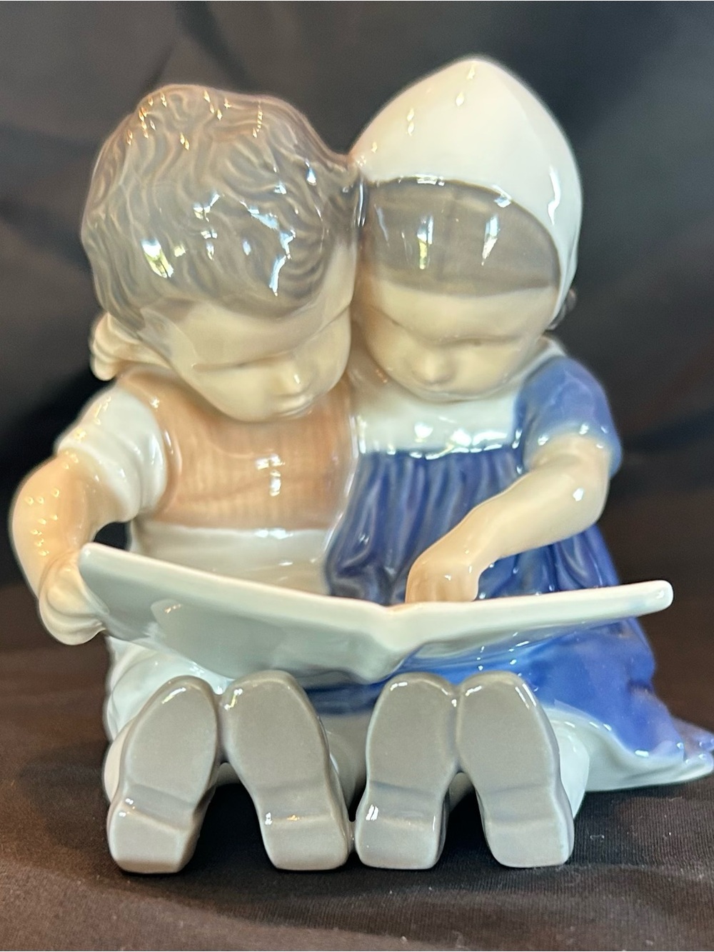VTG Bing & Grondahl Denmark "Children Reading" Porcelain Figurine #1567 Mint
